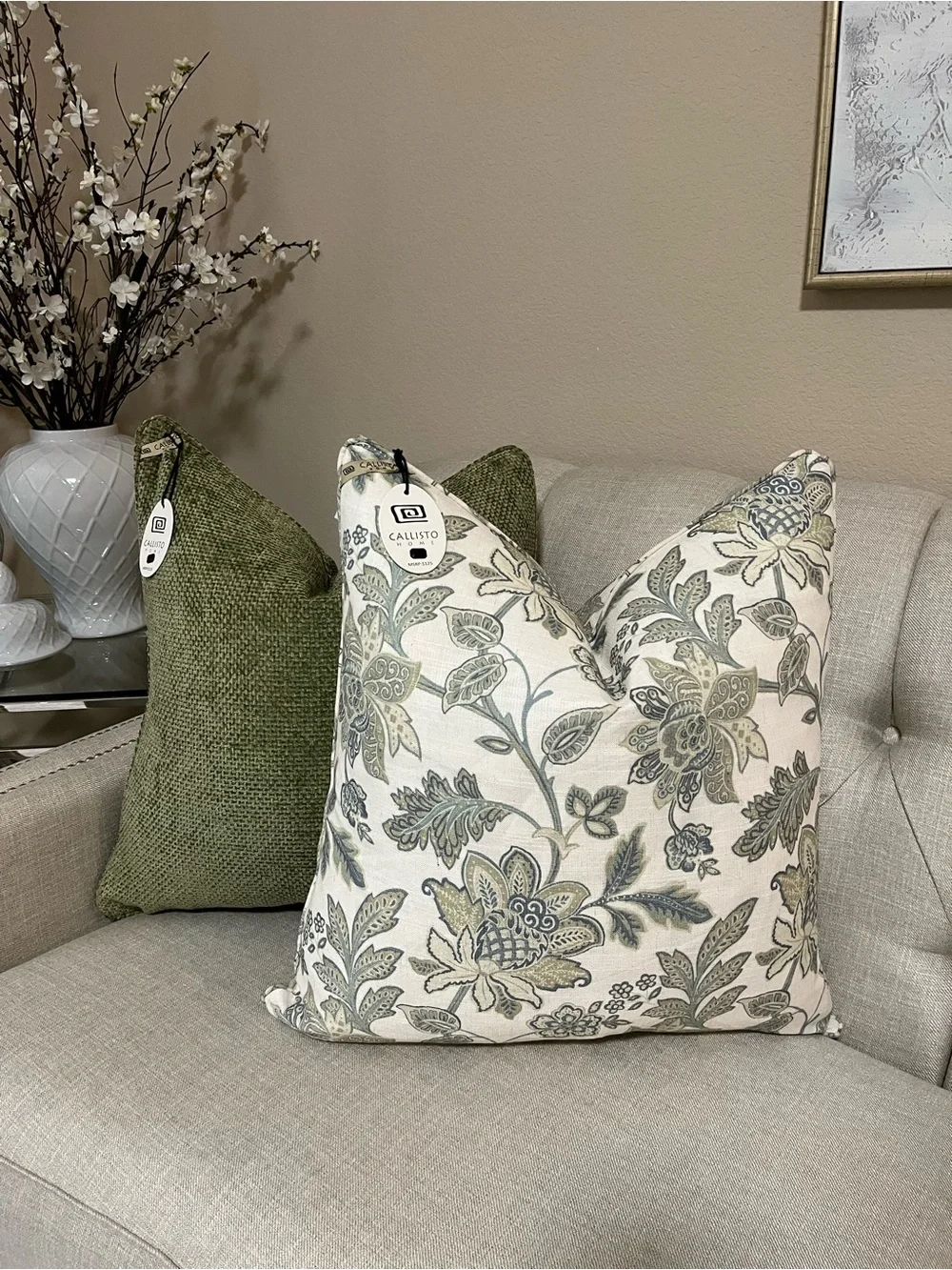 1-NWT CALLISTO HOME  GREEN JACOBEANS FLORAL DESIGN DECORATIVE PILLOW(T00871F11)